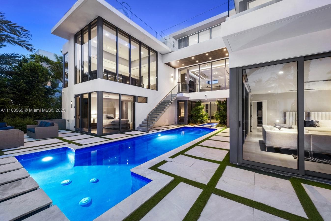 440 Mola Ave photo 3