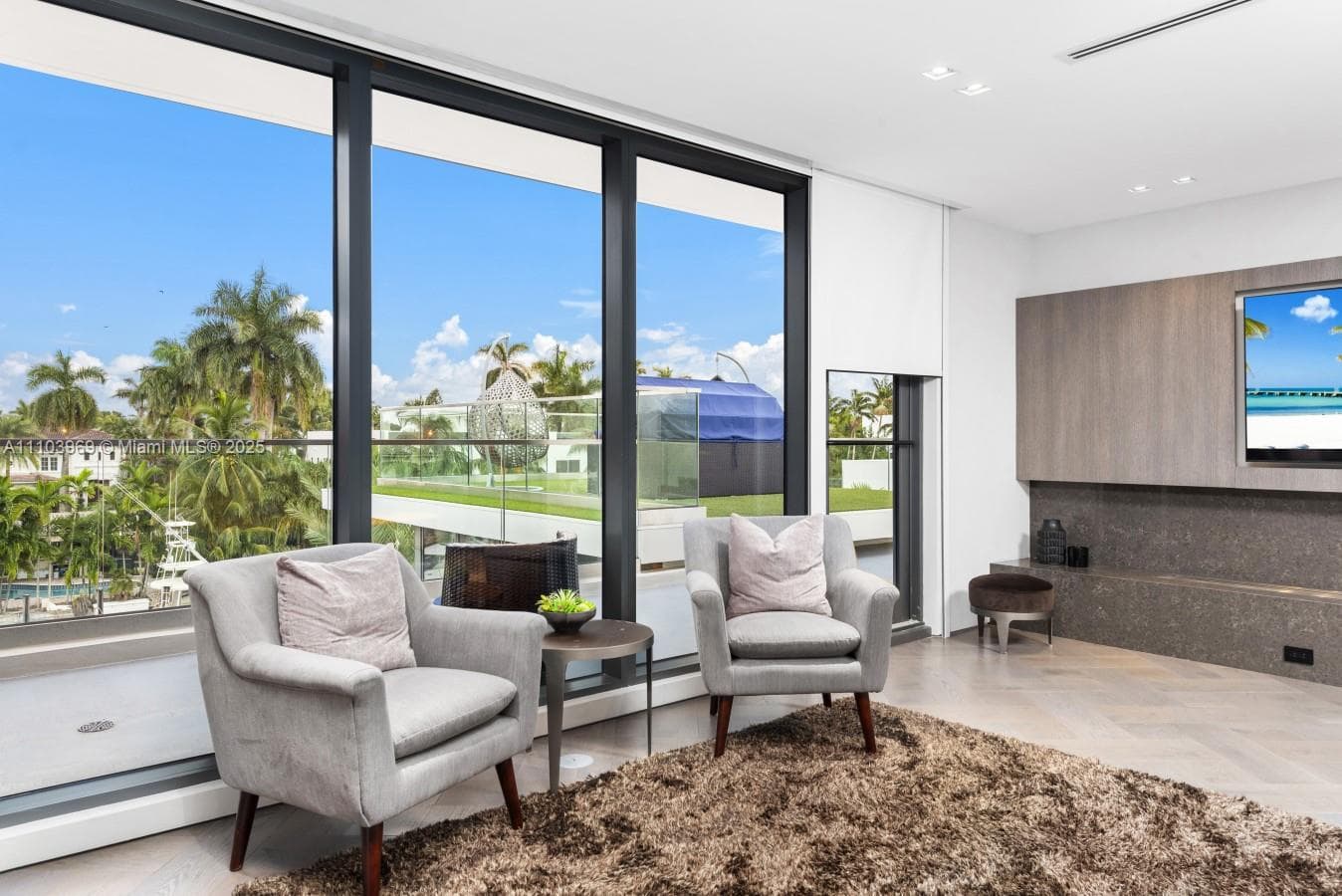 440 Mola Ave photo 19