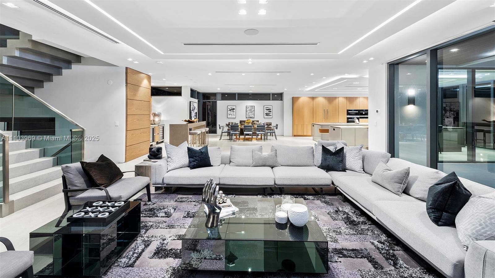 440 Mola Ave photo 8