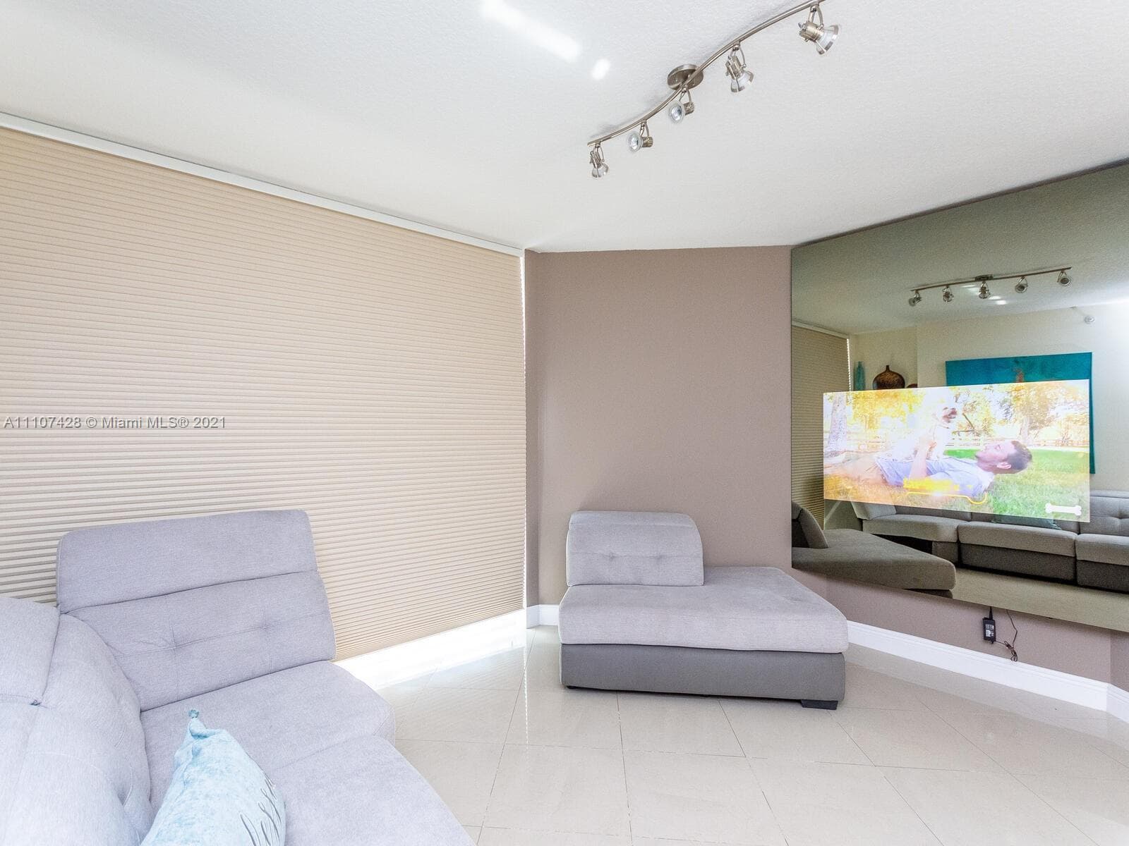 16699 Collins Ave 1709 photo 7