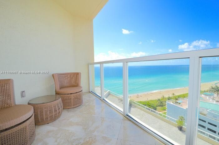 16699 Collins Ave 1509 photo 2