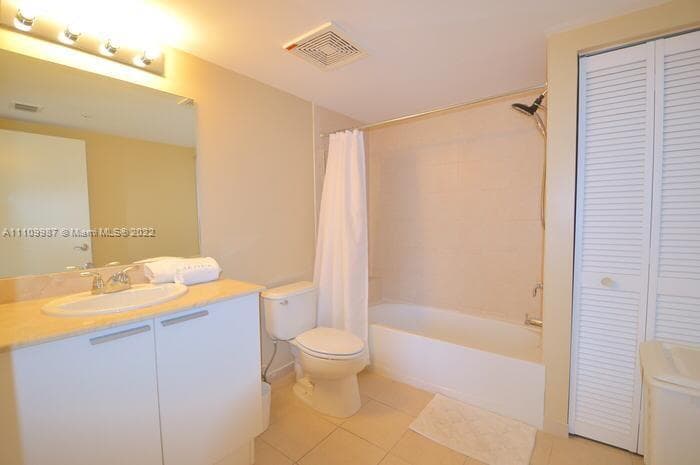 16699 Collins Ave 1509 photo 18