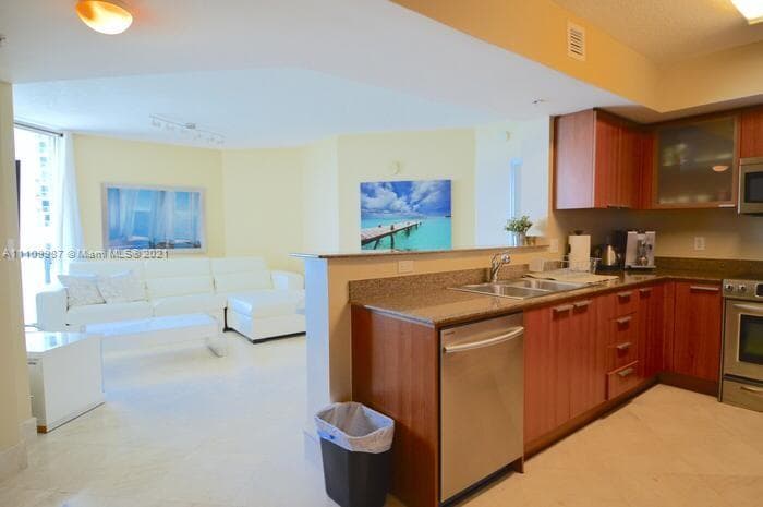 16699 Collins Ave 1509 photo 4