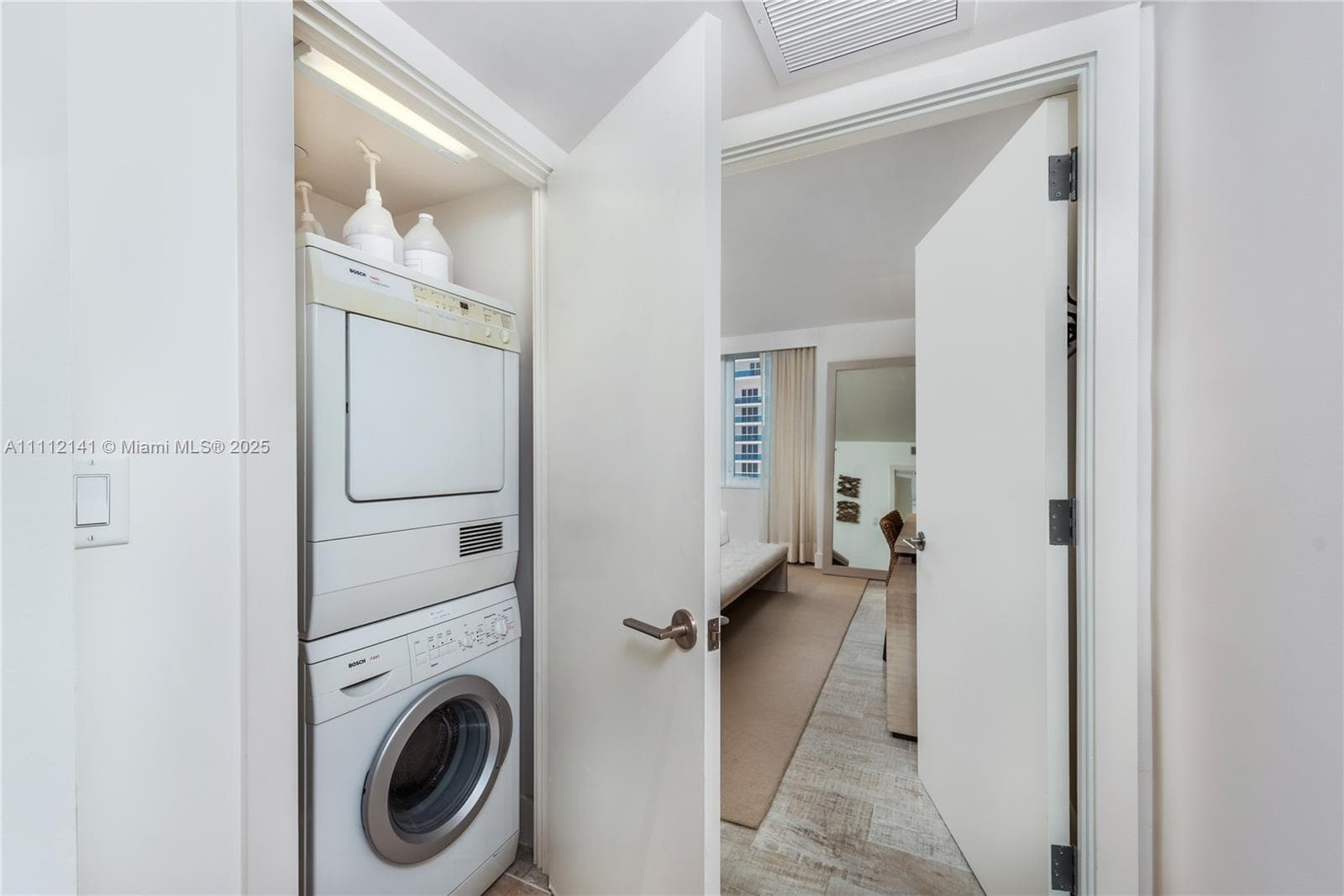 102 24th St 1208 photo 6