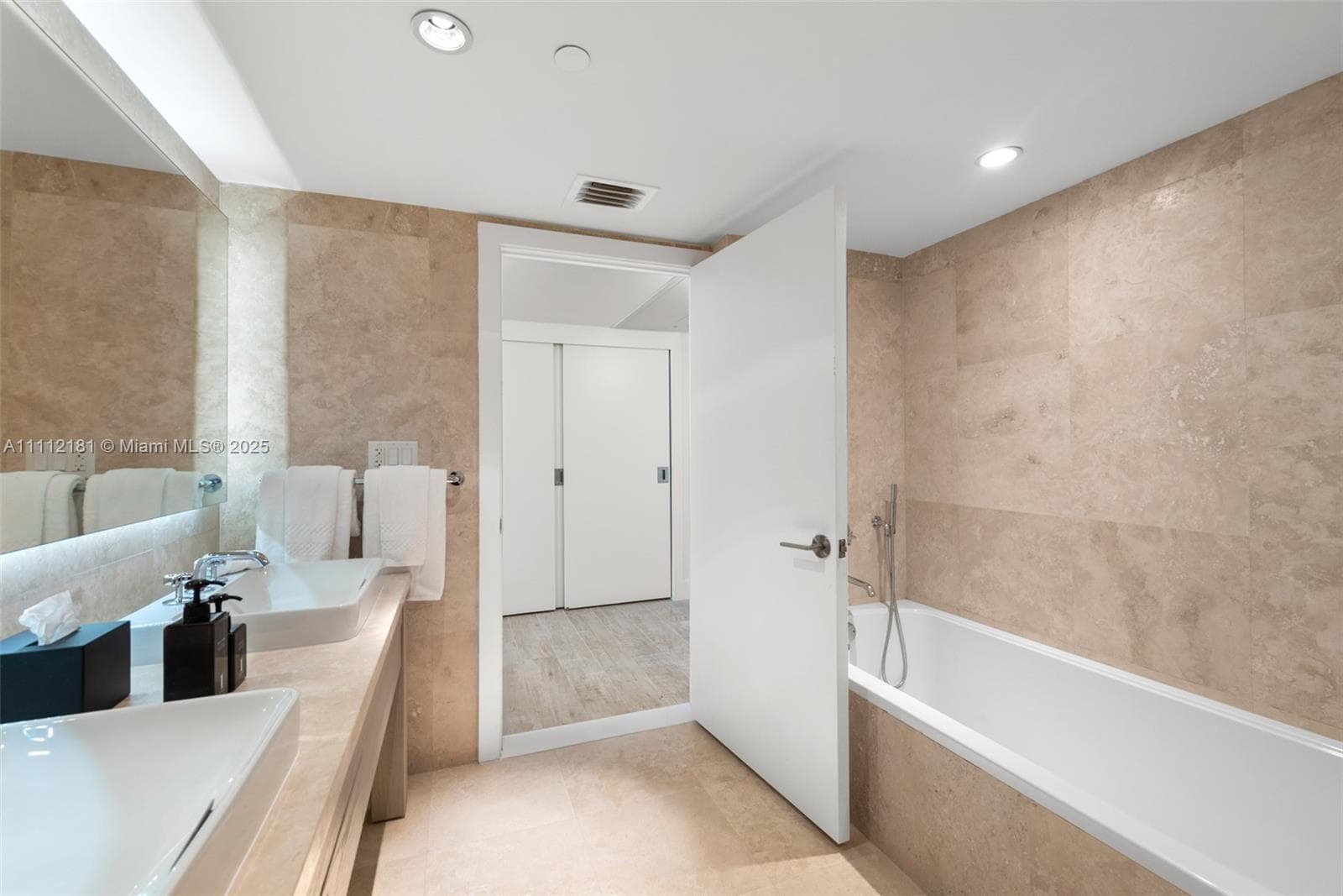 102 24th St 1219 photo 9