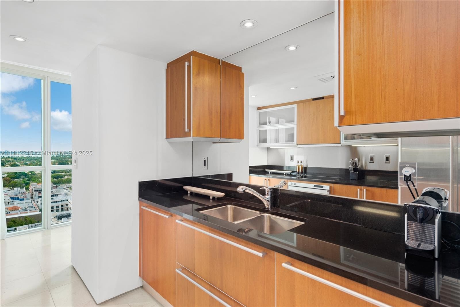101 20th St 2401 photo 25