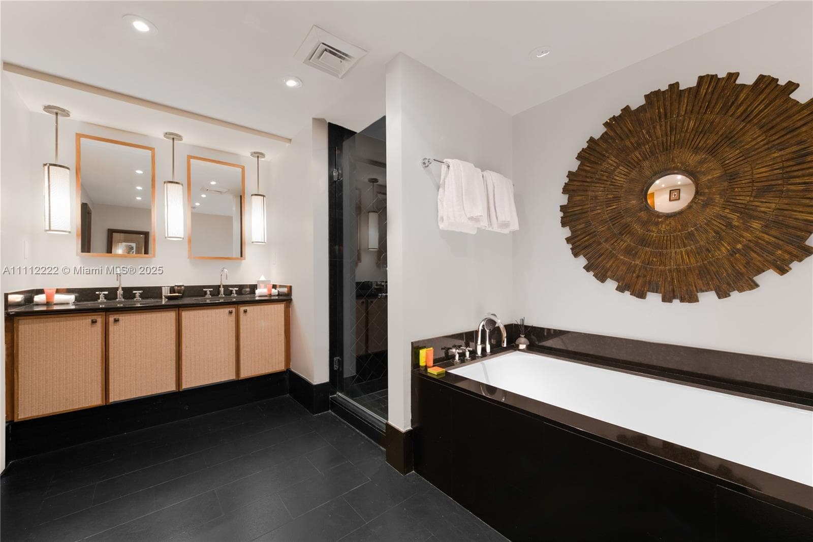 101 20th St 2402 photo 14