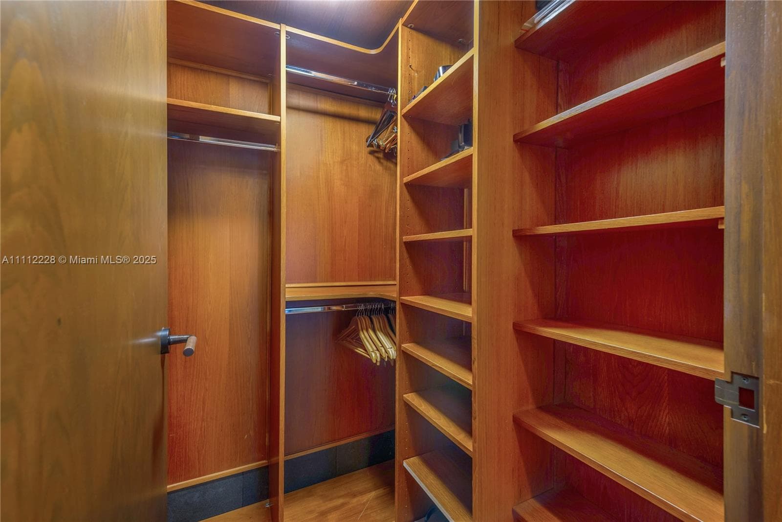 101 20th St 2707 photo 18
