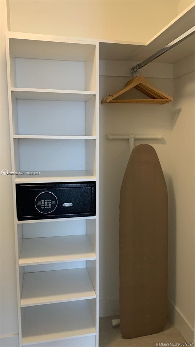 4010 Ocean Dr R401 photo 7