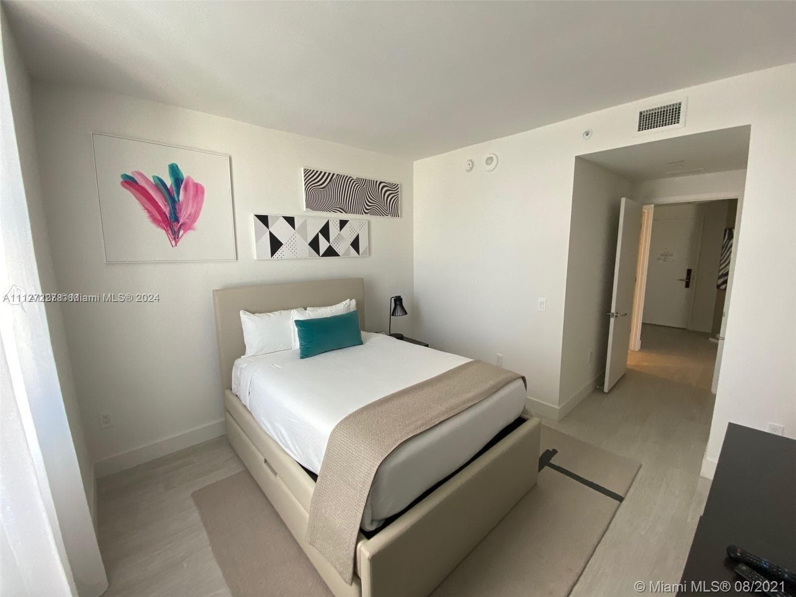 4010 Ocean Dr R401 photo 11