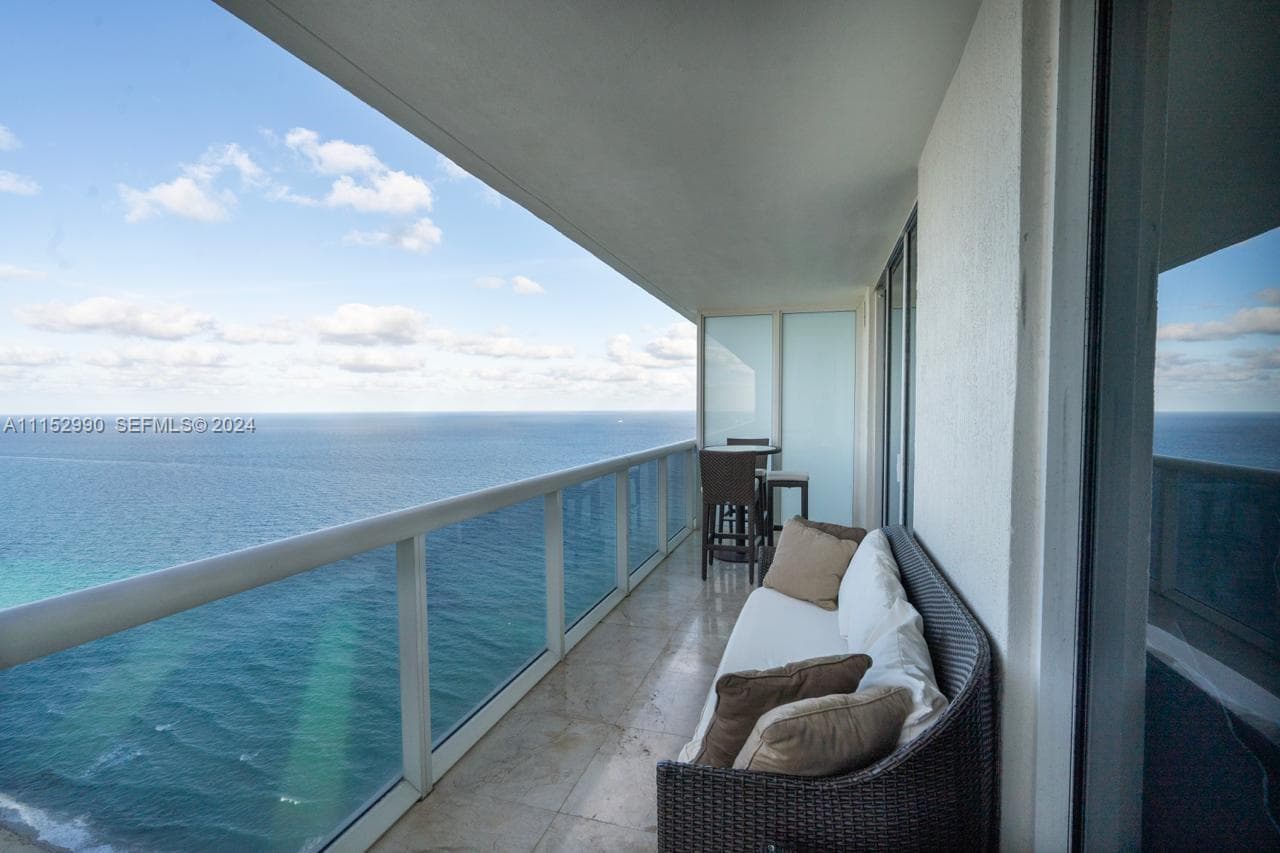 1830 OCEAN DR 4710 photo 12