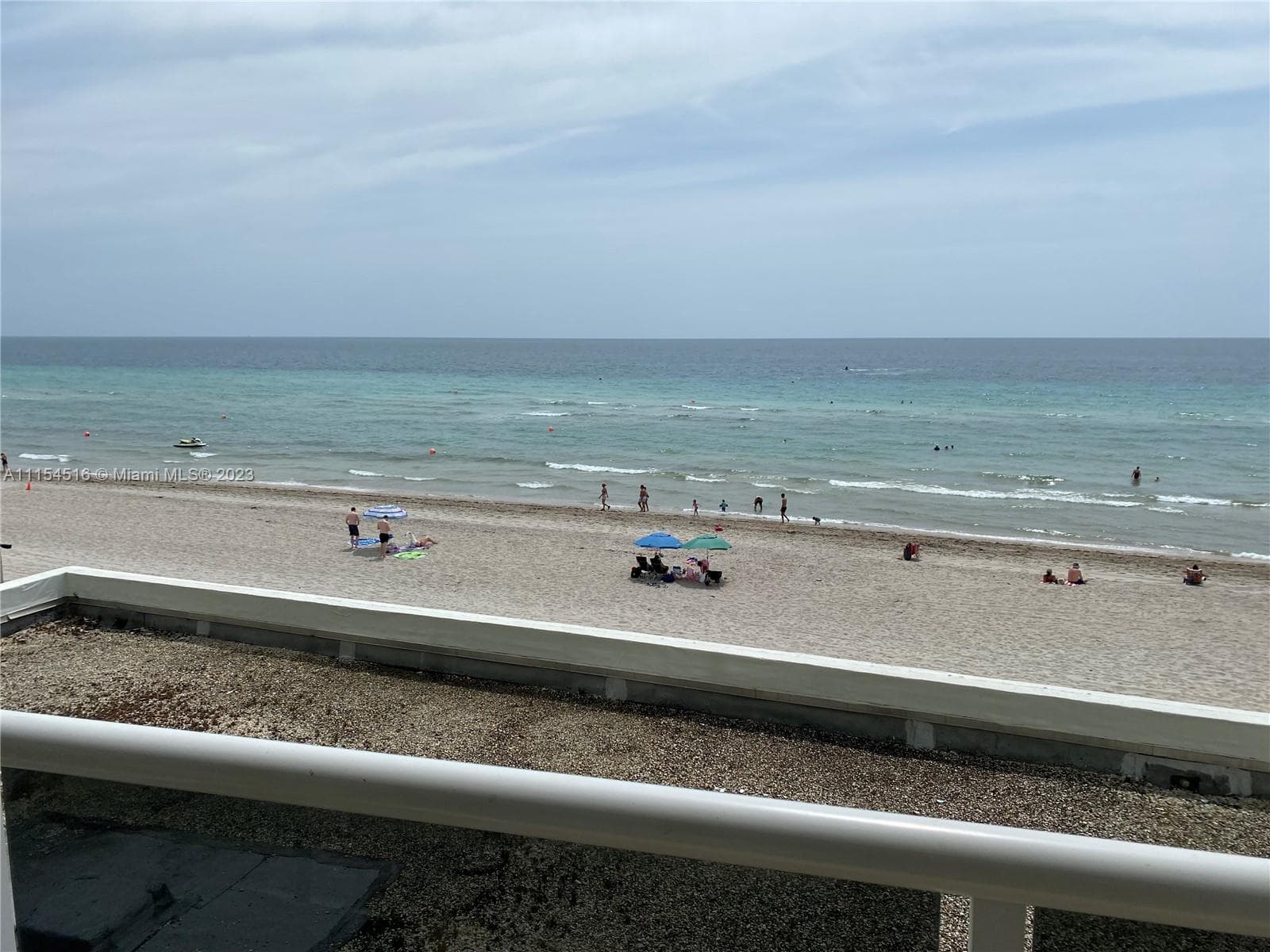 3725 Ocean Dr 301 photo 2