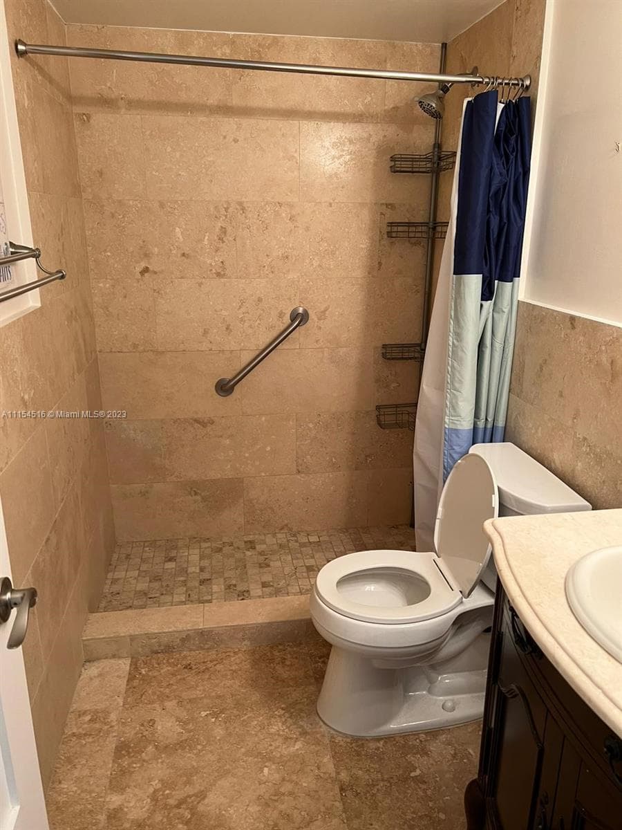 3725 Ocean Dr 301 photo 5