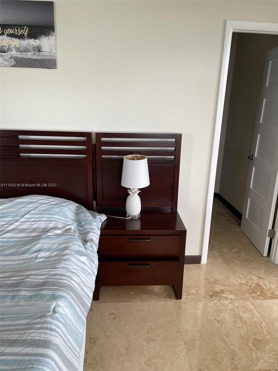 3725 Ocean Dr 301 photo 18