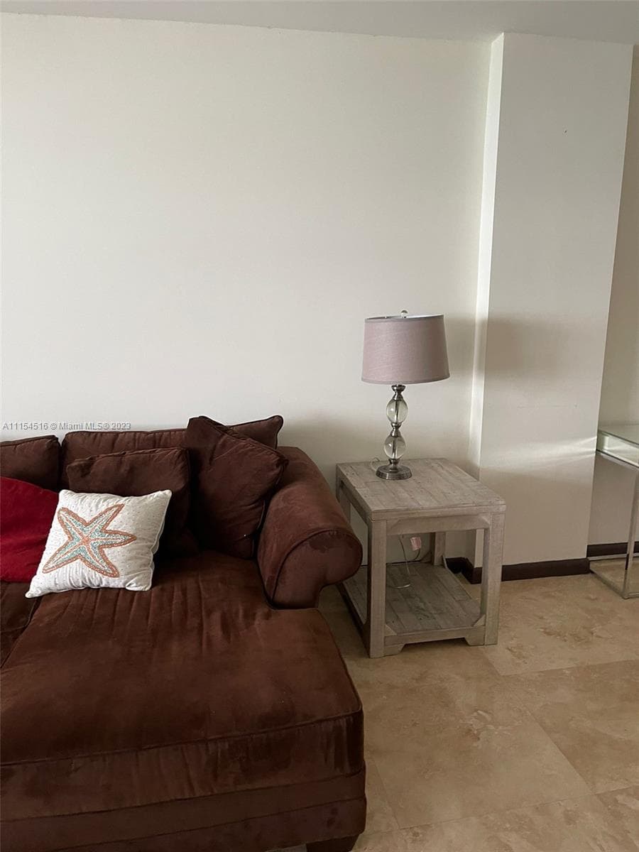 3725 Ocean Dr 301 photo 8