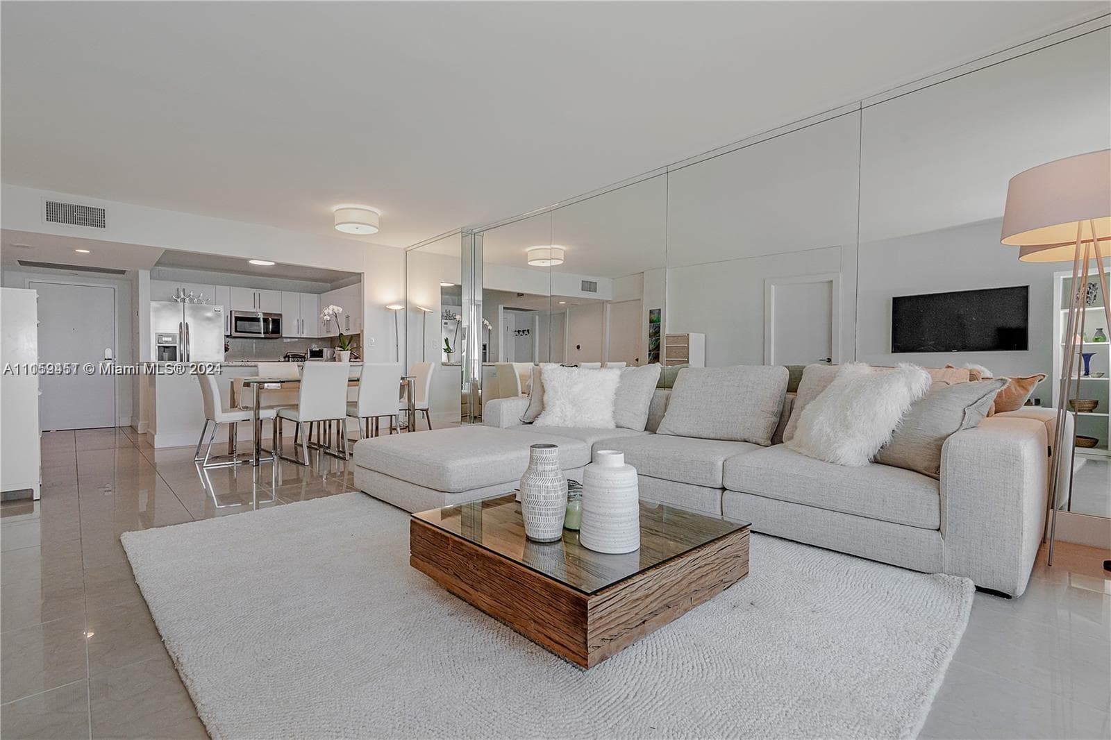 2301 Collins Ave 938 photo 23