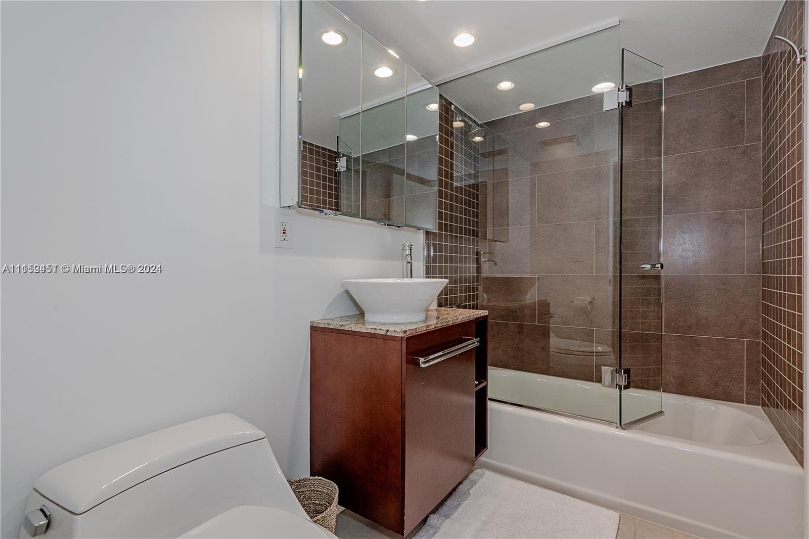 2301 Collins Ave 938 photo 13