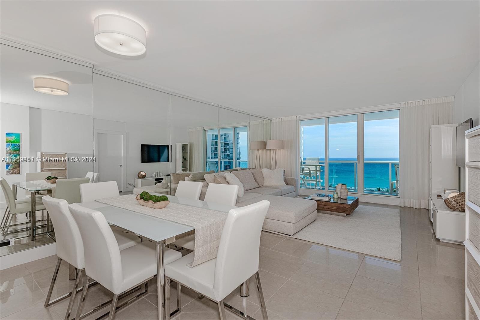 2301 Collins Ave 938 photo 5