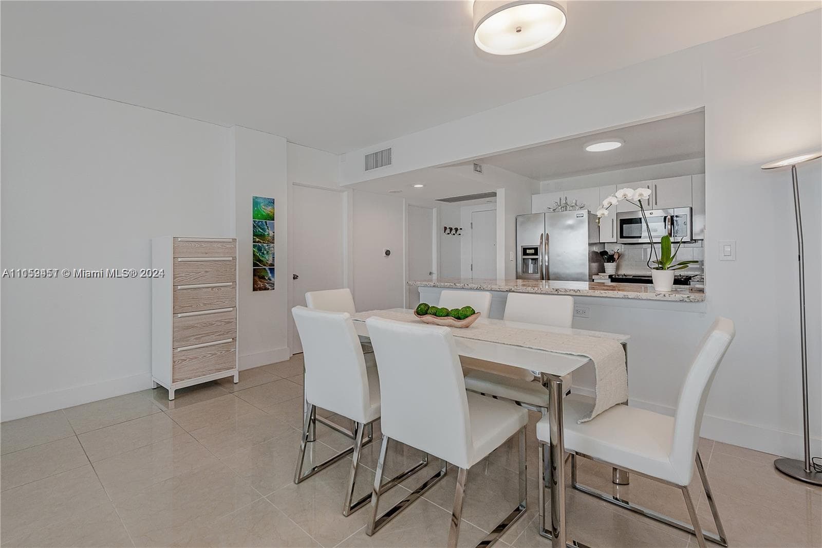 2301 Collins Ave 938 photo 20