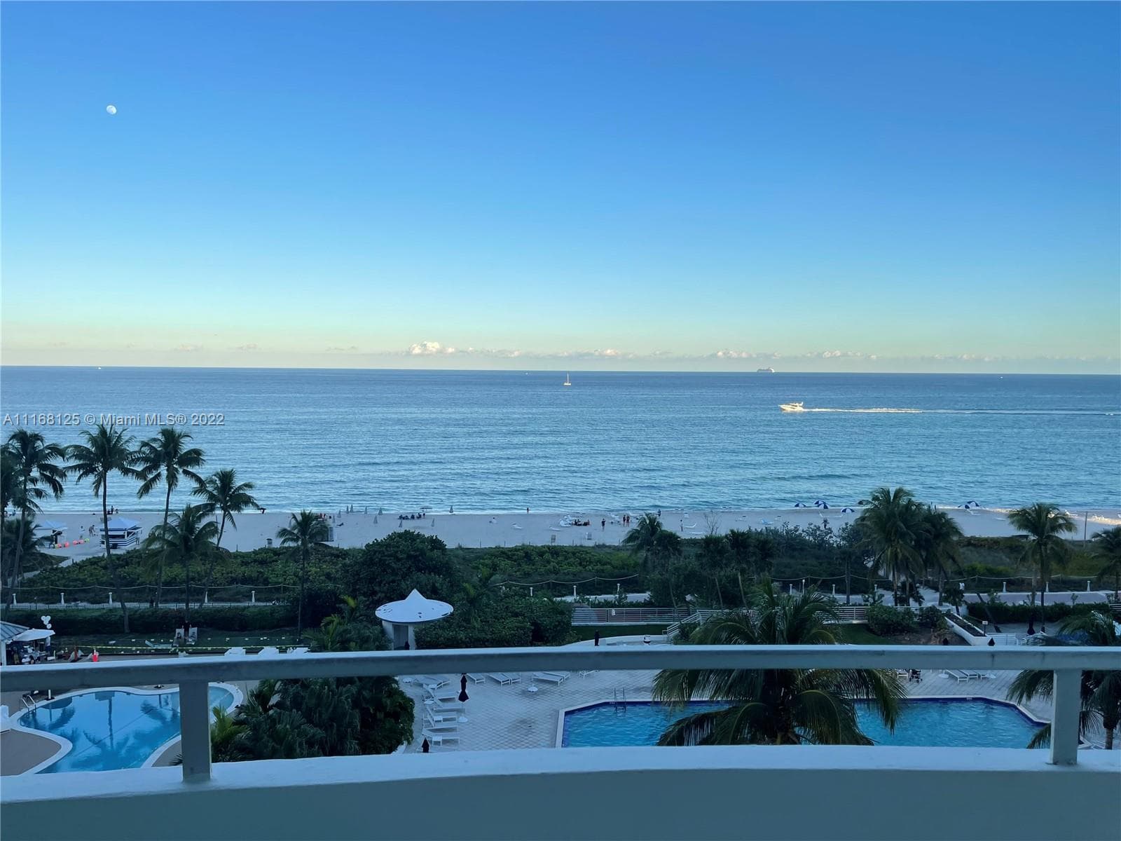 5161 Collins Ave 914 photo 1