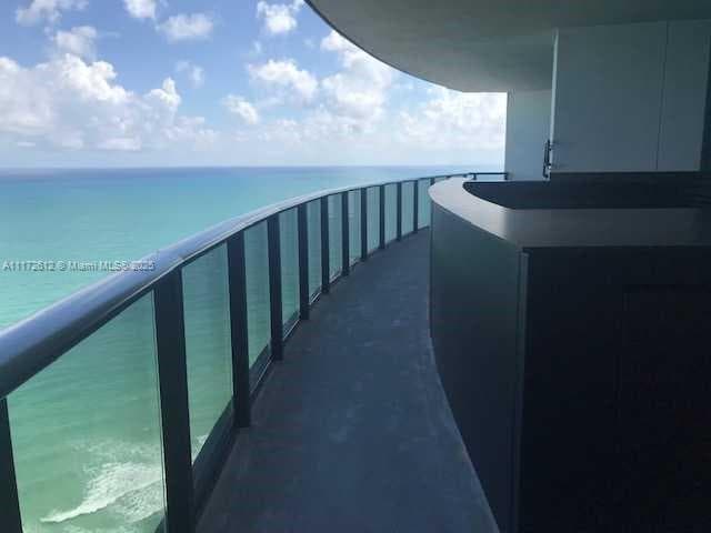 18555 Collins Ave 2905 photo 4