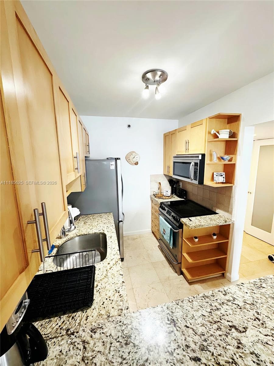 100 Lincoln Rd 1243 photo 7