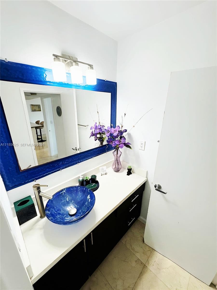 100 Lincoln Rd 1243 photo 10