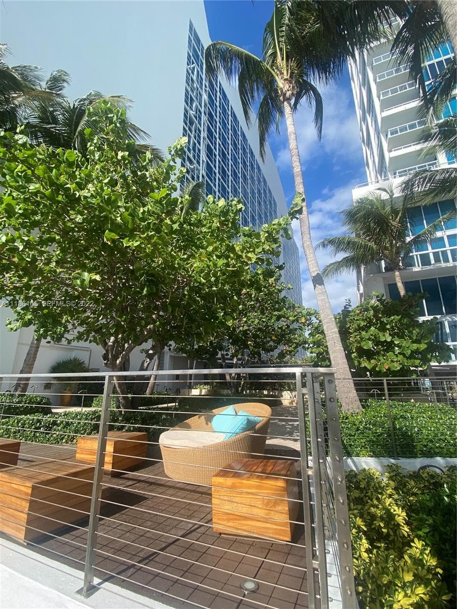 6801 Collins Ave 1102 (door 1111) photo 20