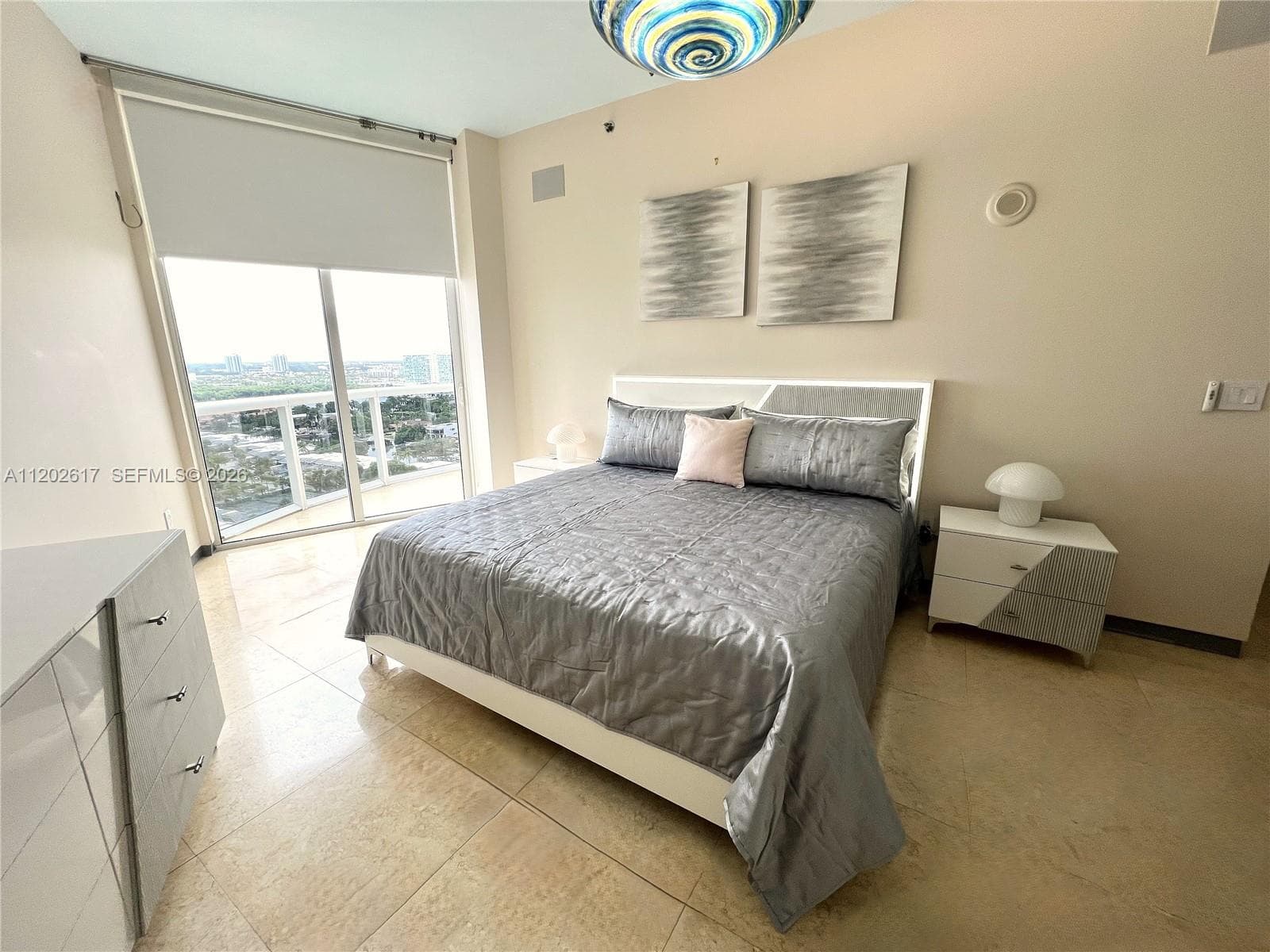 16001 Collins Ave 1705 photo 2