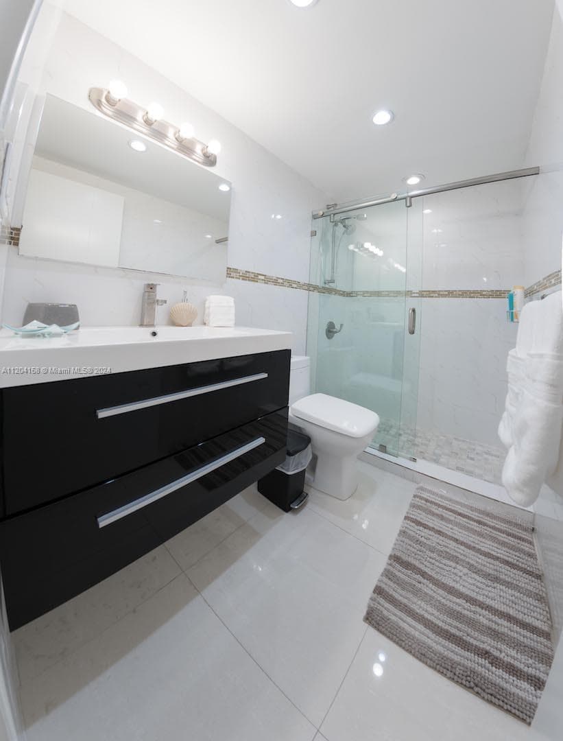 5601 Collins Ave 1603 photo 6