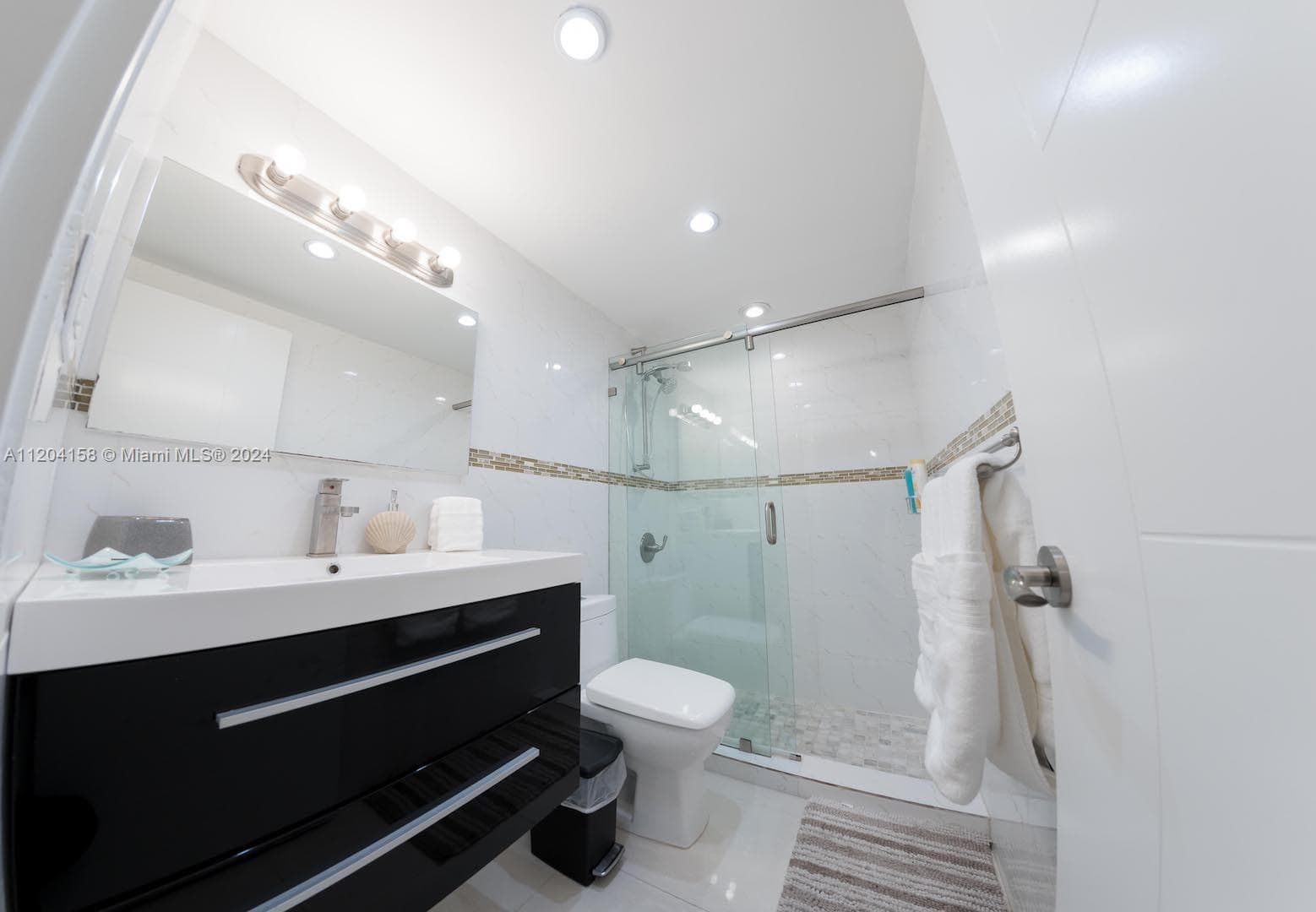 5601 Collins Ave 1603 photo 7