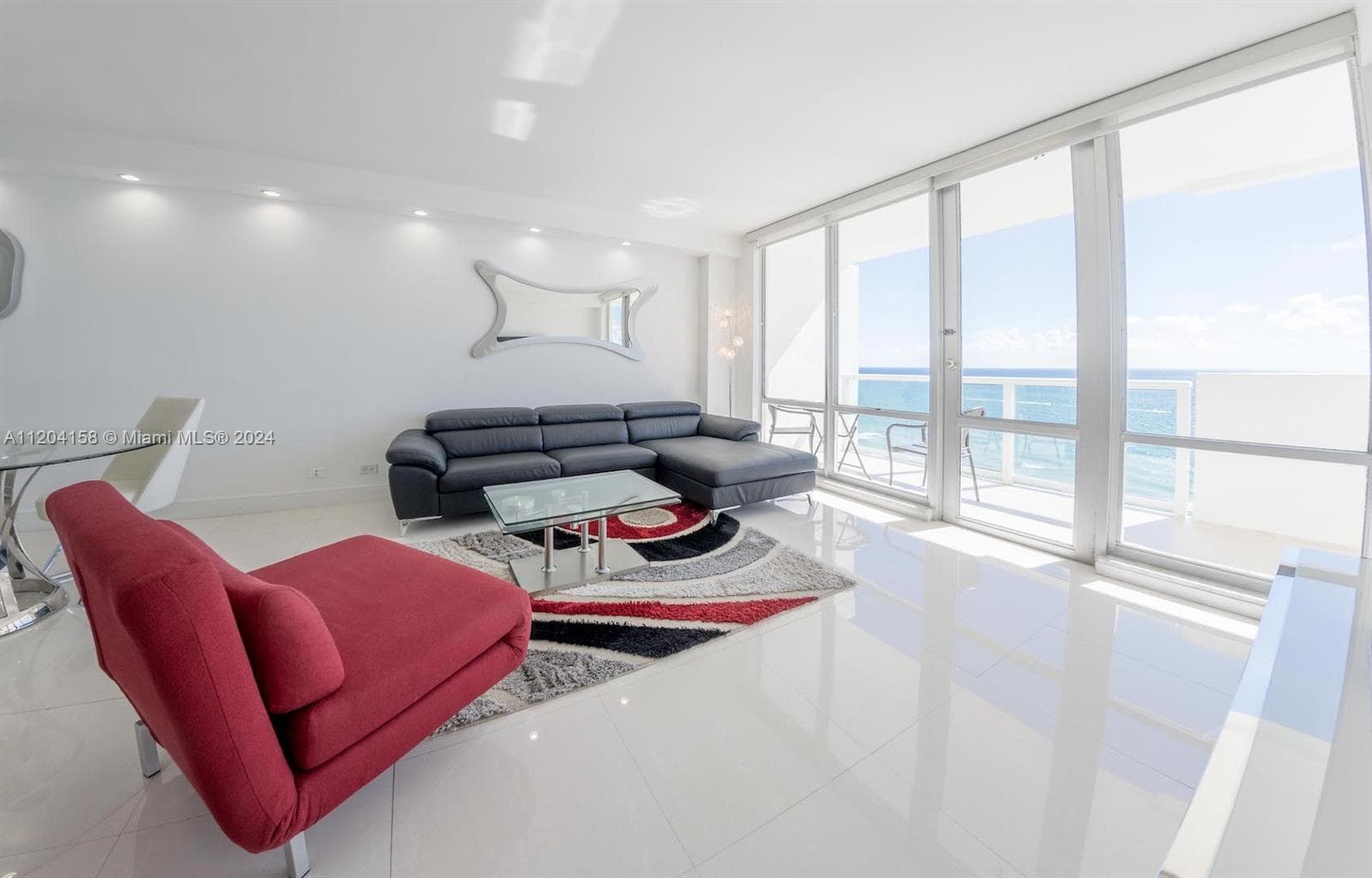 5601 Collins Ave 1603 photo 3