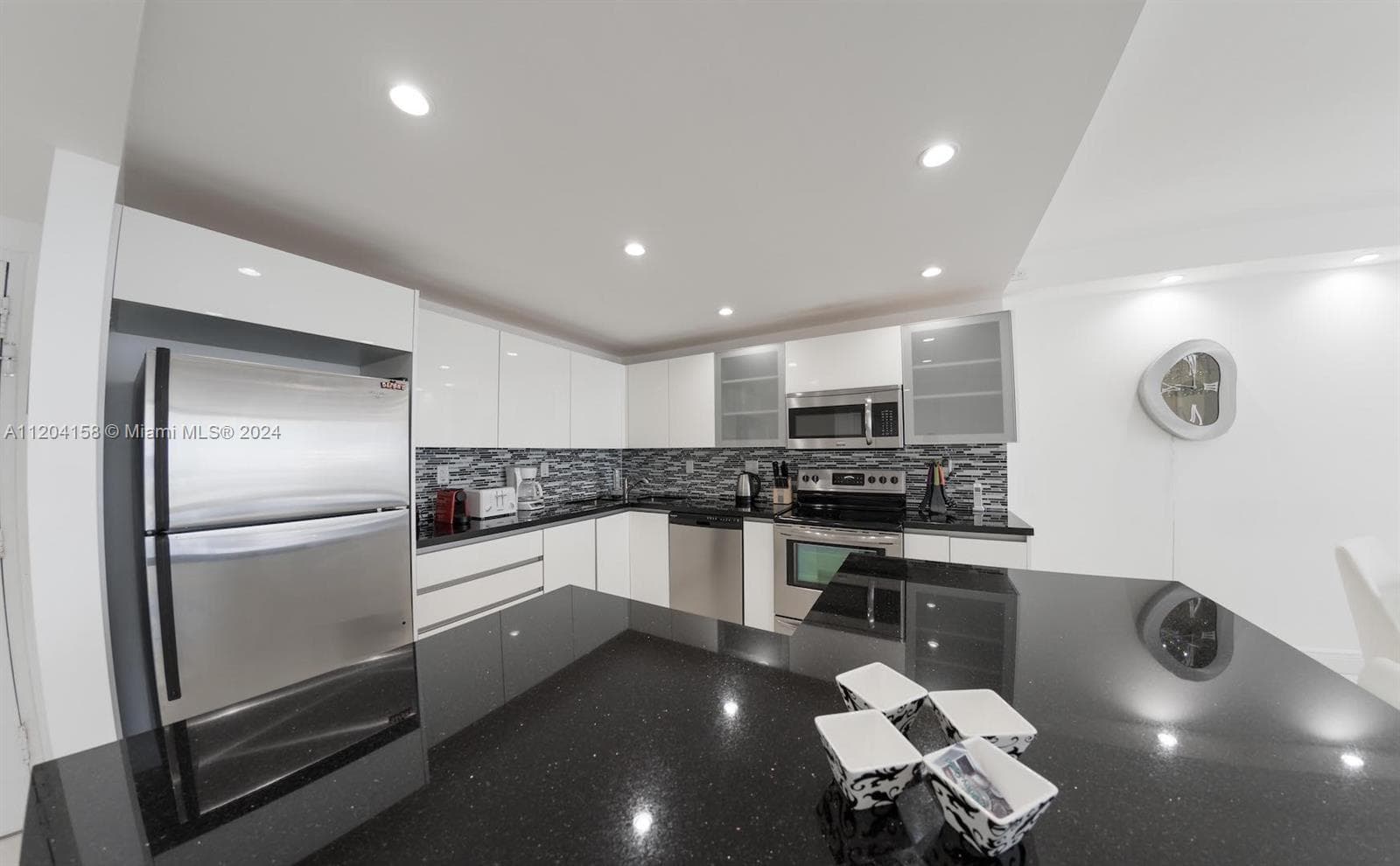 5601 Collins Ave 1603 photo 10