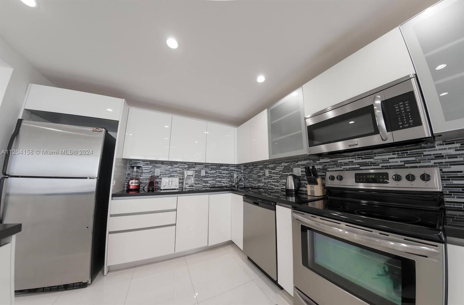 5601 Collins Ave 1603 photo 11