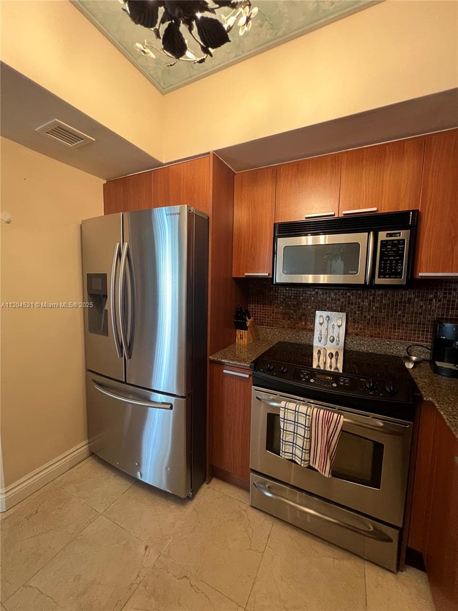 16699 Collins Ave 2704 photo 4