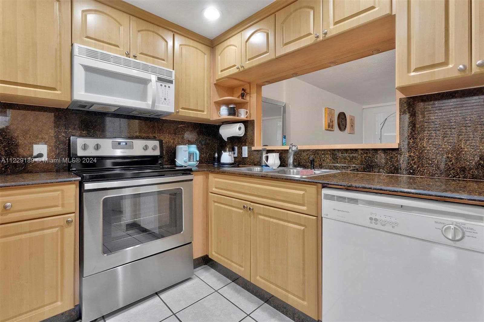 3401 N Country Club Dr 406 photo 6