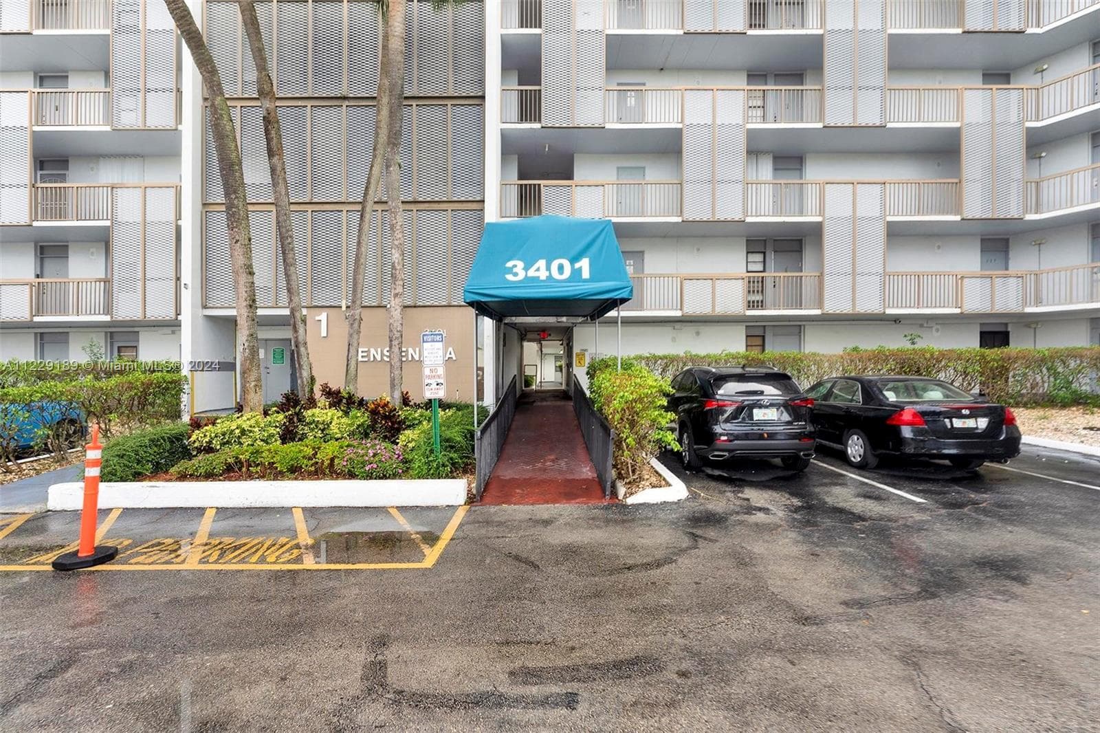 3401 N Country Club Dr 406 photo 4