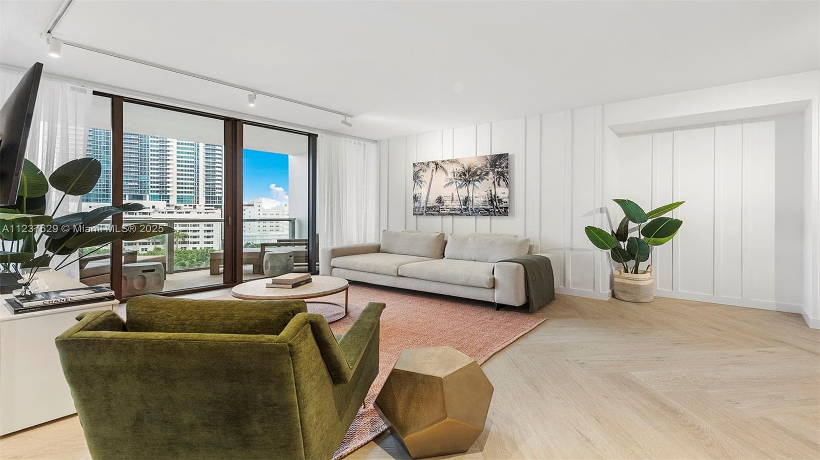 2201 Collins Ave 804 photo 6