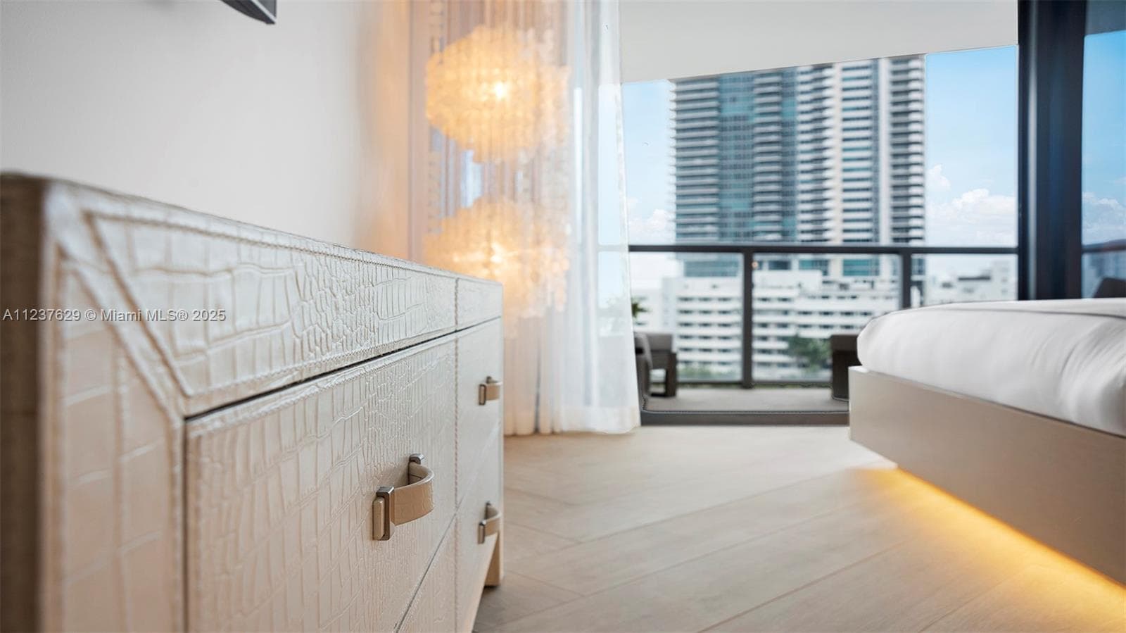 2201 Collins Ave 804 photo 17