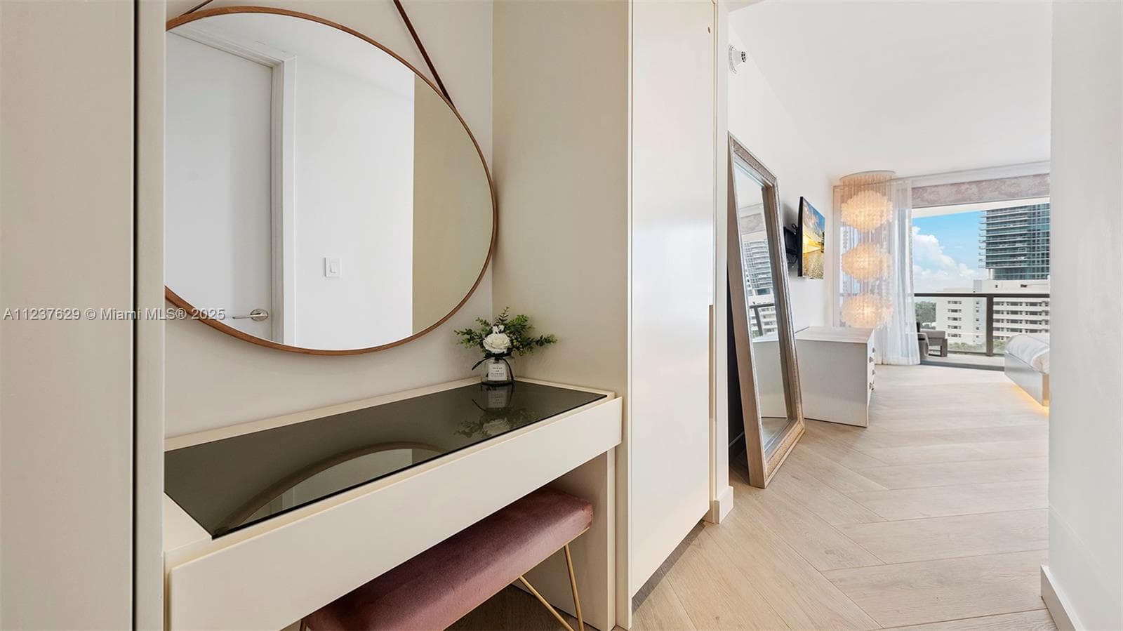 2201 Collins Ave 804 photo 16