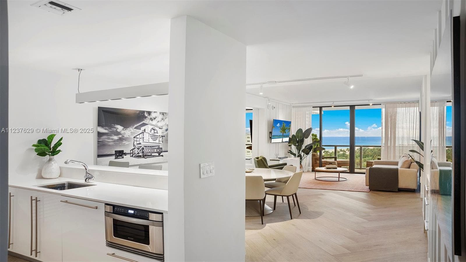 2201 Collins Ave 804 photo 11