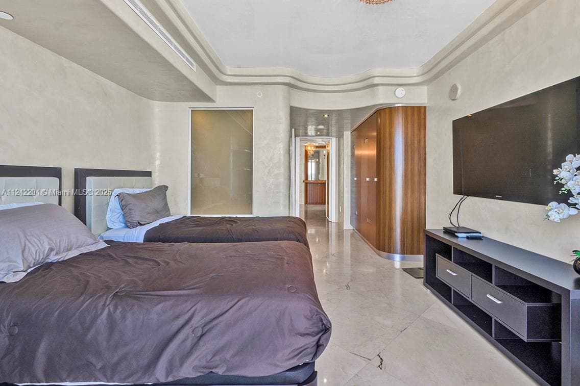 16699 Collins Ave 2508 photo 19