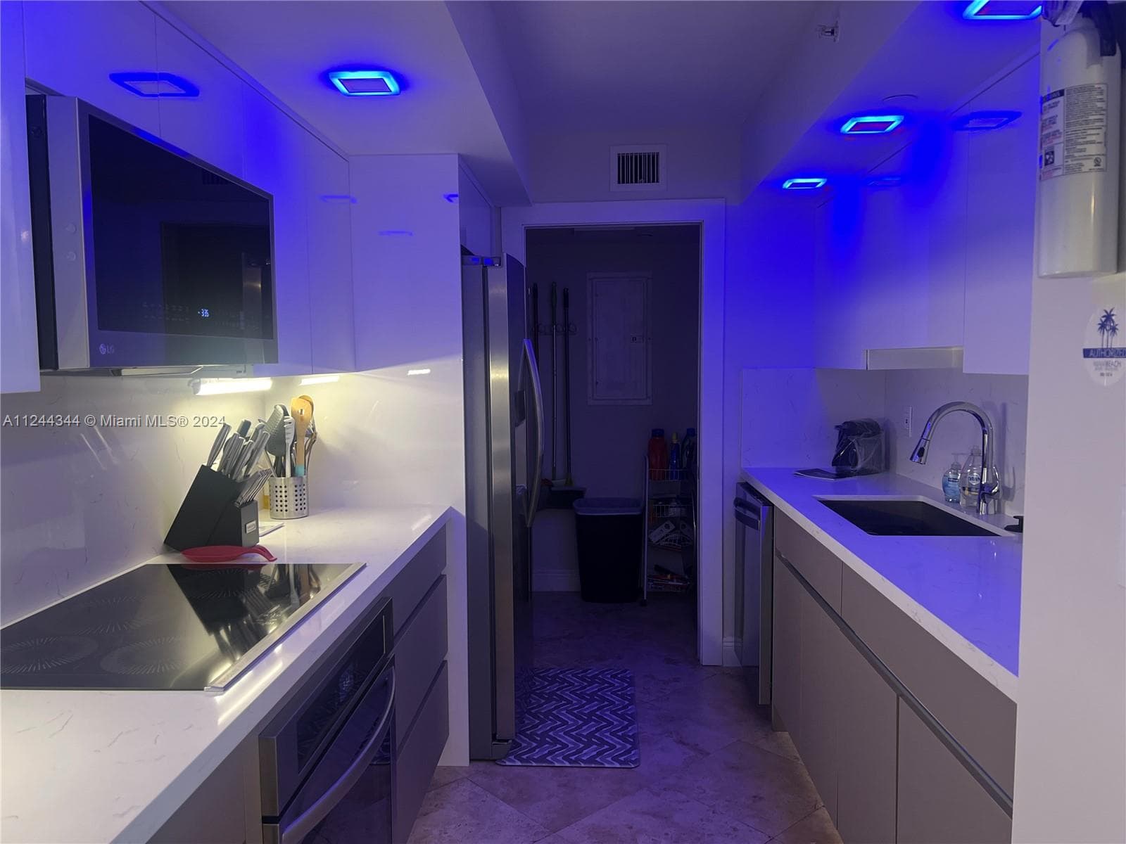 6917 Collins Ave 809 photo 7