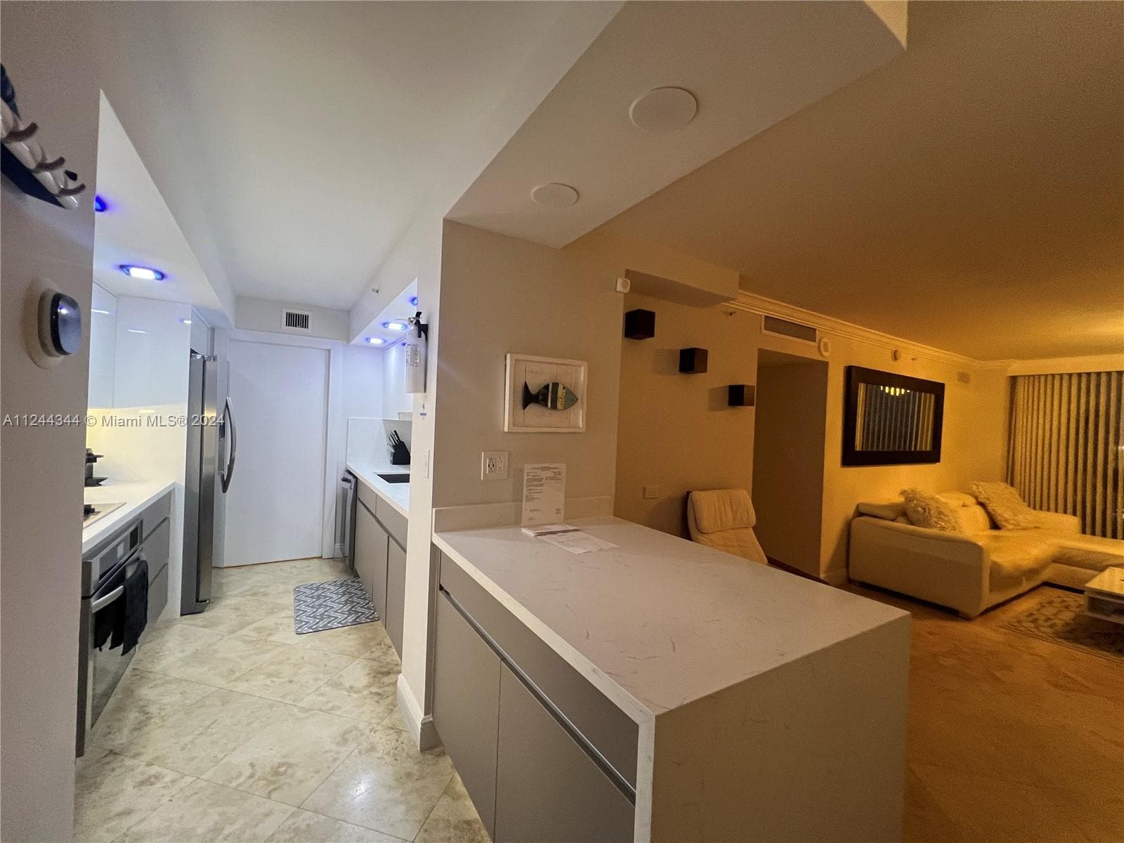 6917 Collins Ave 809 photo 8