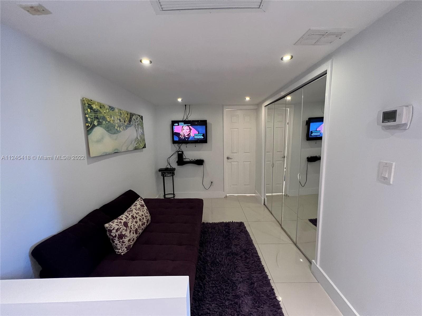 5161 Collins Ave 309 photo 3