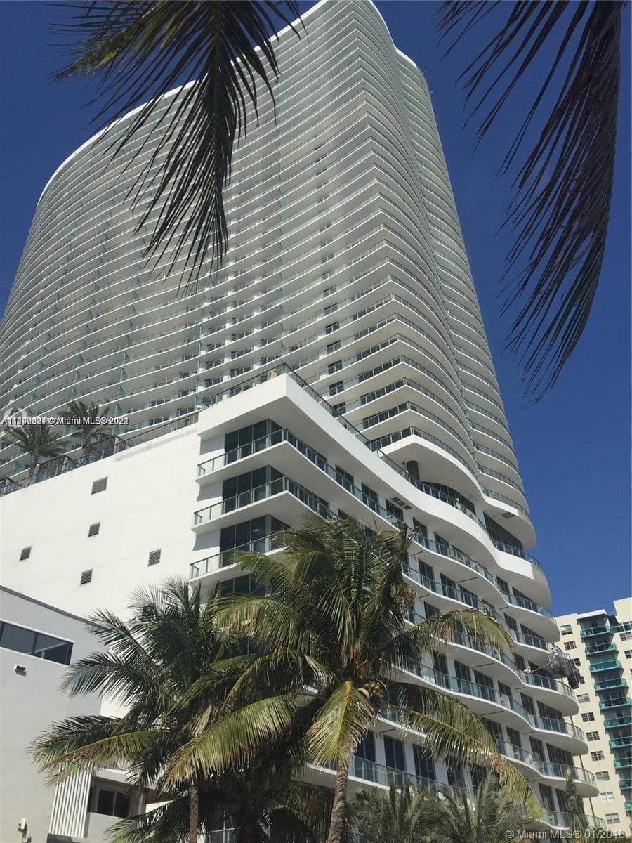 4111 S Ocean Dr 1004 photo 1