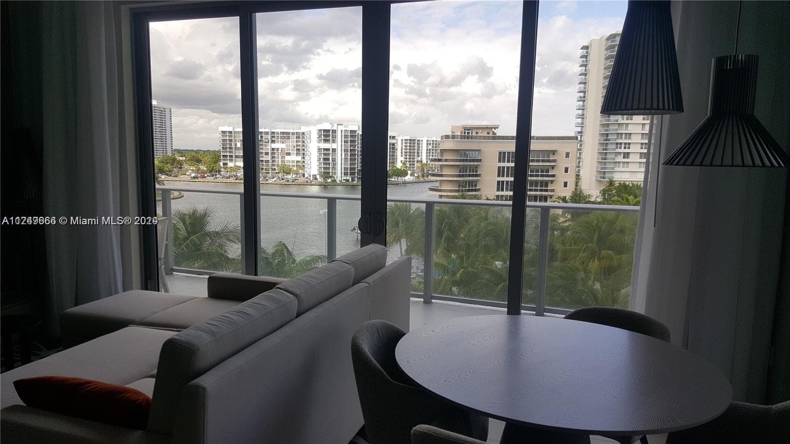4010 S Ocean Dr R301 photo 2