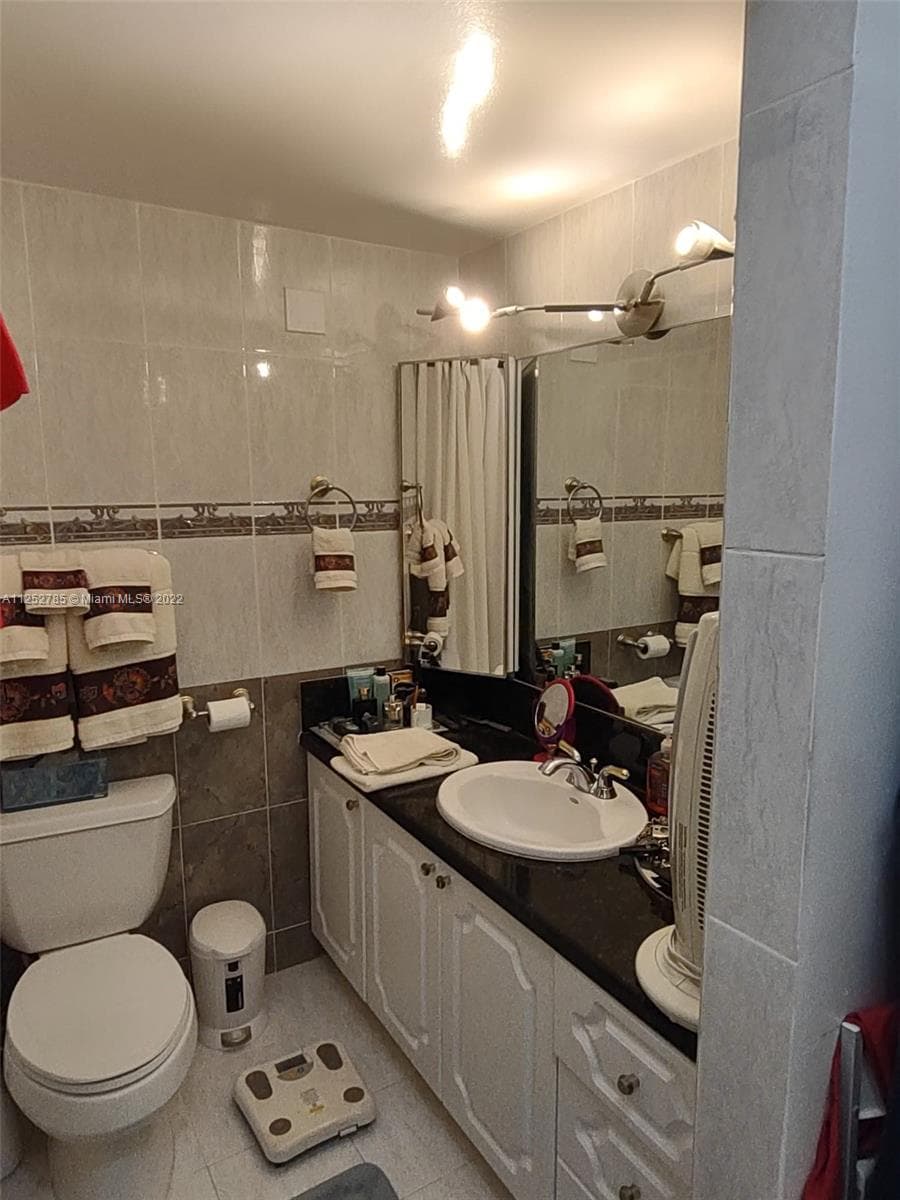 4747 Collins Ave 107 photo 13