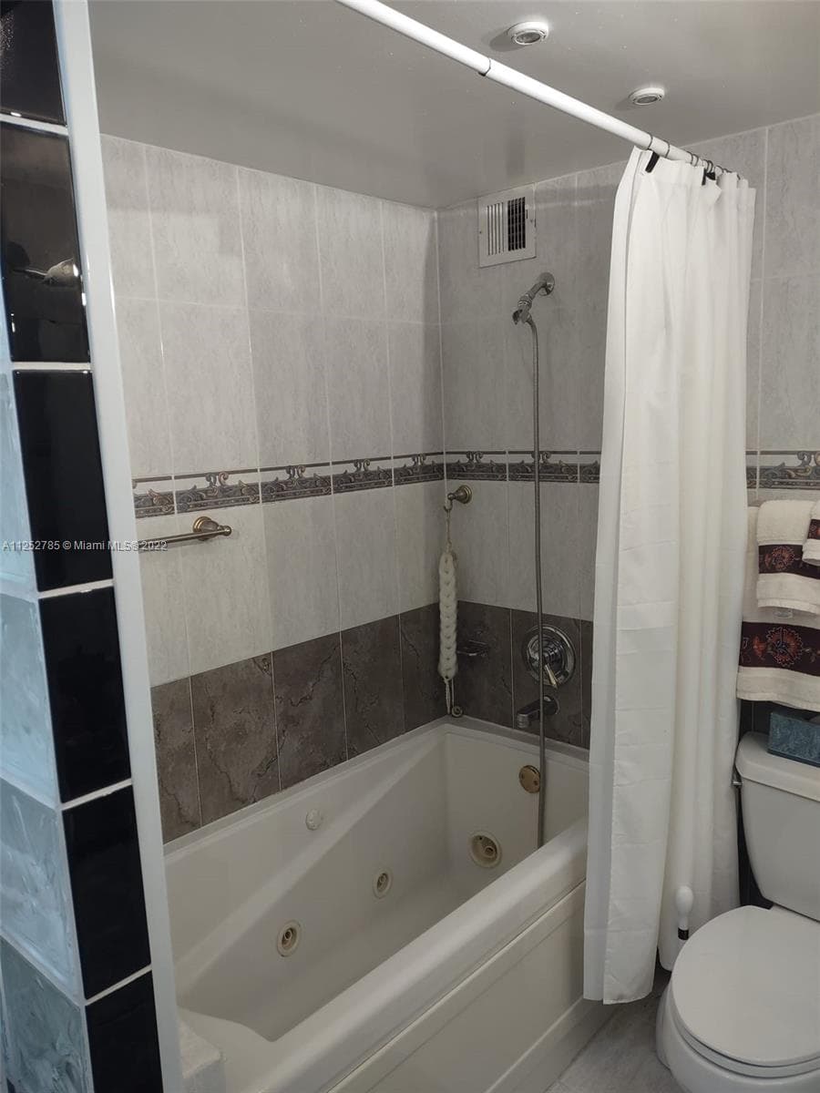 4747 Collins Ave 107 photo 14