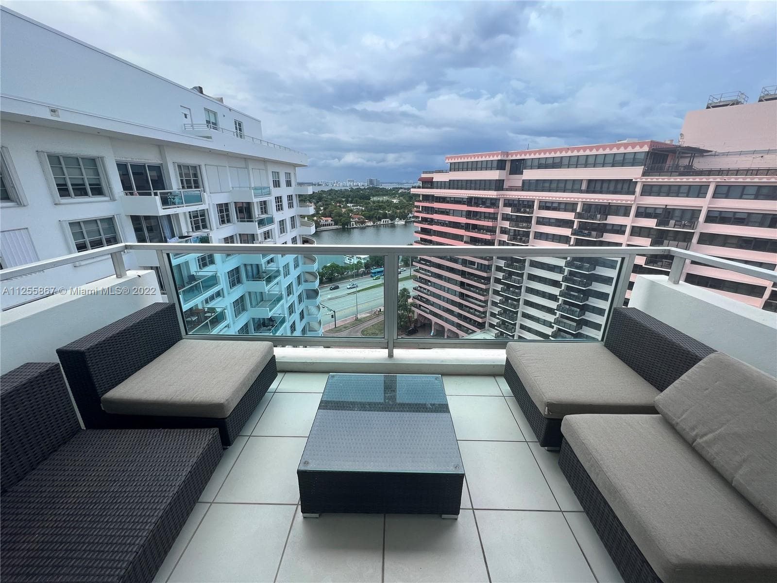 5161 Collins Ave 1711 photo 2